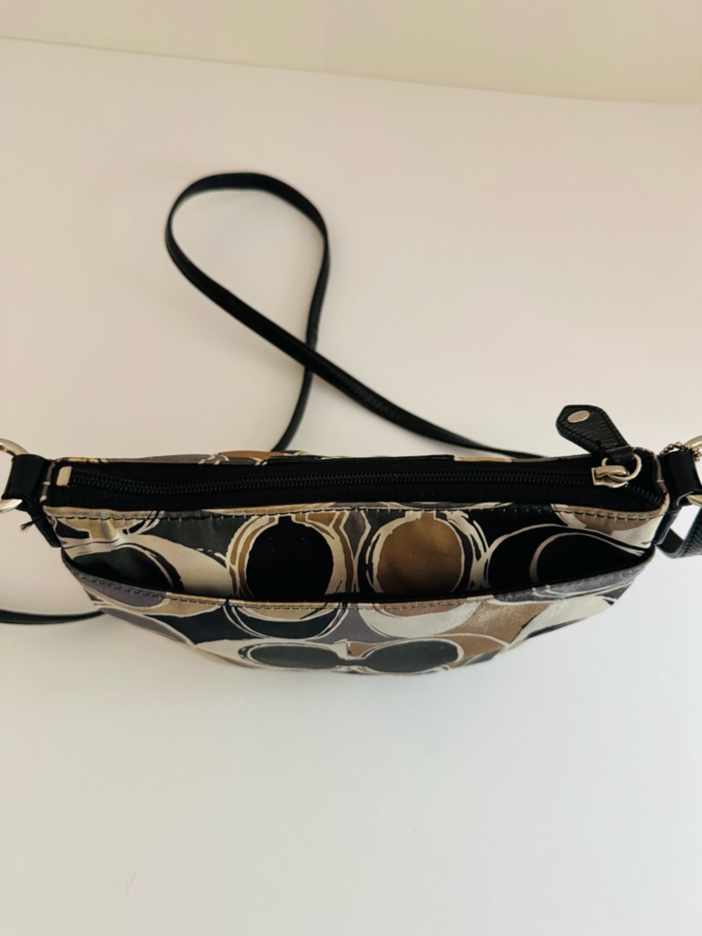 Coach Signature Scarf Print Swingpack Crossbody Bag Neutral Black Tan Y2K - Picture 13 of 17